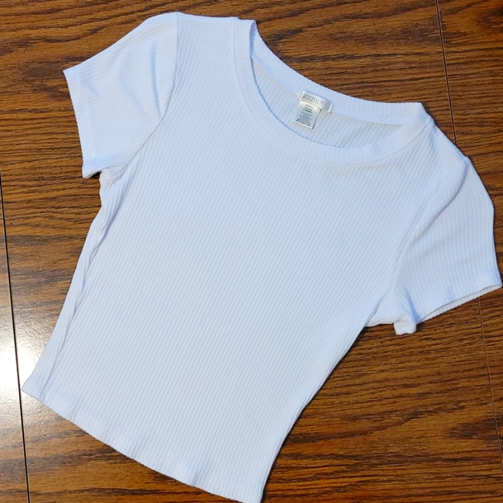 A'gaci - Ribbed White Short Sleeve Crop Top - Picture 1 of 1
